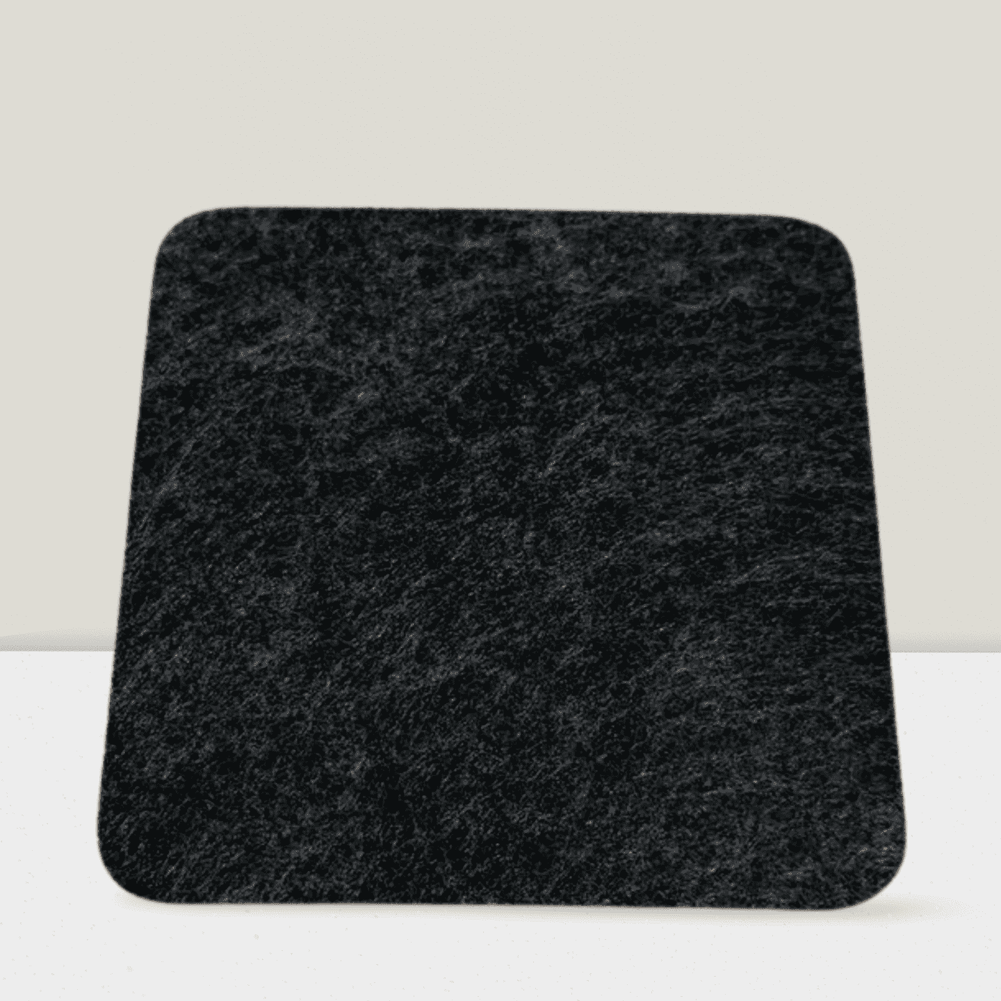 Filzuntersetzer in Schwarz – quadratischer, hochwertiger Tischschutz aus weichem Filzmaterial.